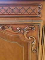 Sideboard with carving - Image 6