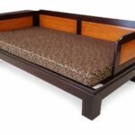 Daybed with cushion